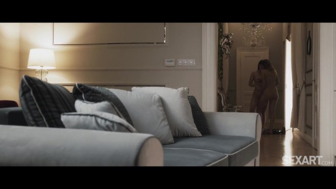 Обнажённые фигуристые лесбиянки хорошо знают, чем заняться вечером #3