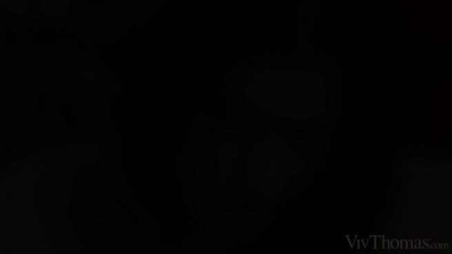 Две шалуньи погружаются в лесбийский кайф, и им пох на всё #10