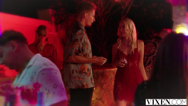 Не грех до основания насадить на член эту розовую пизду #2