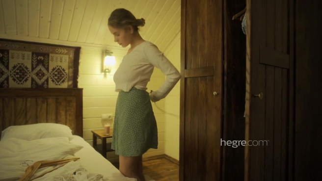 Шикарная грудастая цыпочка и её идеальное обнажение на свежем воздухе #5