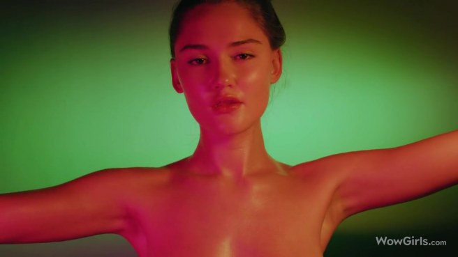 Идеальное обнажение 20-летней длинноногой модельки #2