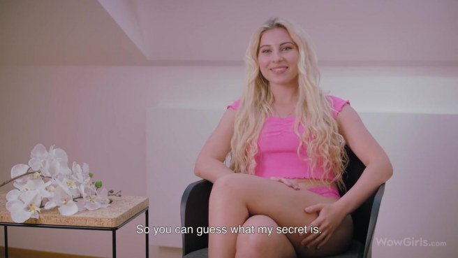 Вполне симпатичная мастурбация блондинки перед порноагентом #2