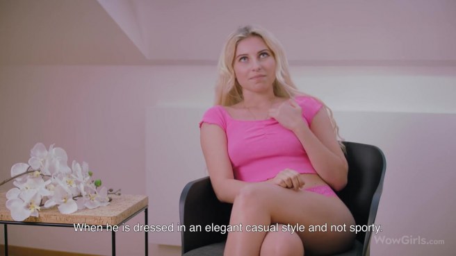 Вполне симпатичная мастурбация блондинки перед порноагентом #3