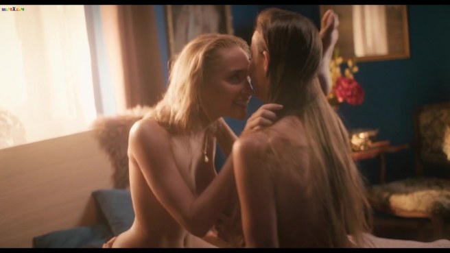 ЖМЖ-огонь: две телки с похотливым взглядом делят одного счастливчика, превращая всё в дикий трах #10