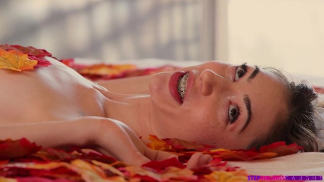 Секс с любимым младшим братом обещает настоящее наслаждение #2